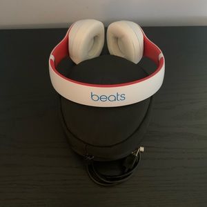 Beats Solo Three Wireless Headphones. Never used. Comes with case and charger.